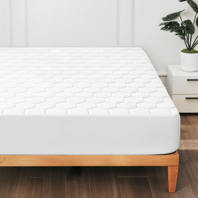 Lammaloe Waterproof Quilted Mattress Protector
