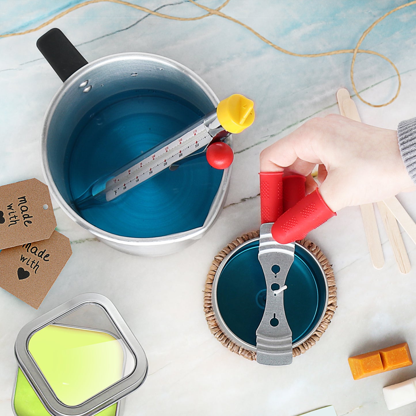 Hearth & Harbor Candle Making Pouring Pot & Silicone Trivet Mat - 2 Lb Aluminum Boiler Pot with Heat-Resistant Handle & Dripless Spout - 5x4.6 Inches Wax Melting Pitcher for Homemade Candles