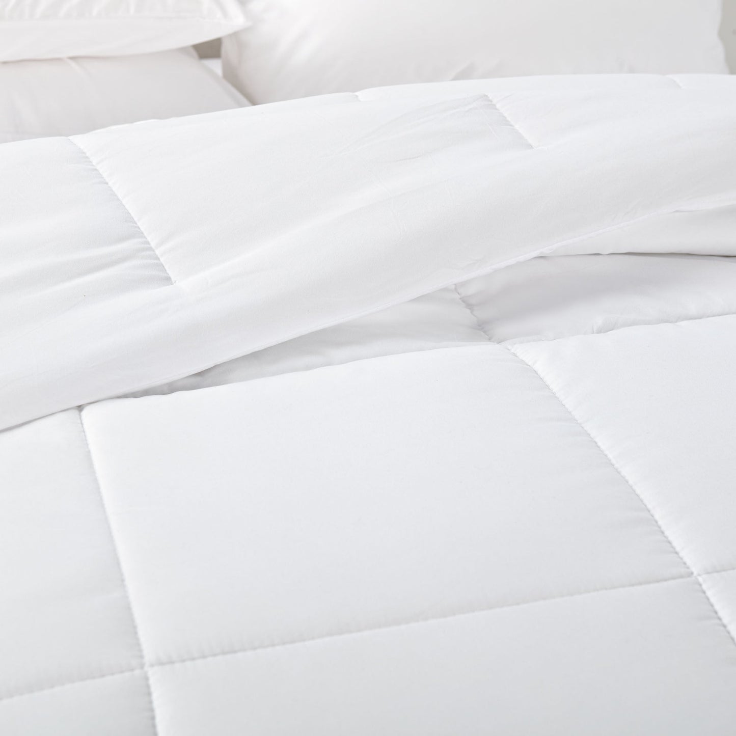 nestl Down Alternative Comforter - Quilted Comforter - Queen Size Comforter - Hypoallergenic - All Season Quilted Duvet Insert, White