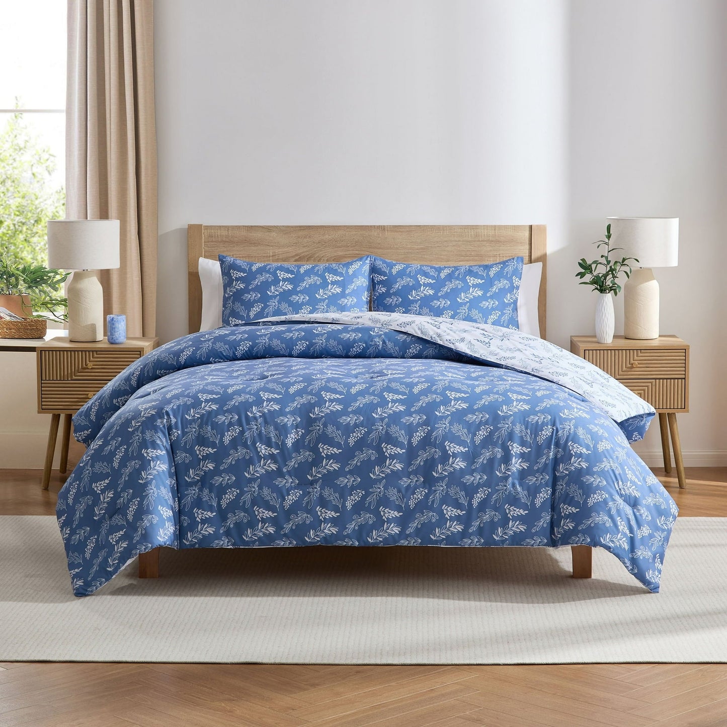 Virtu Reversible Botanical Comforter Set