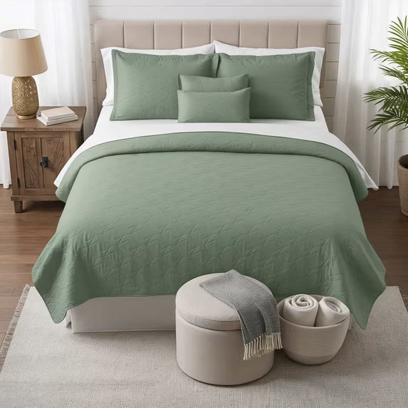 Clara Clark Lightweight Reversible Quilt Set